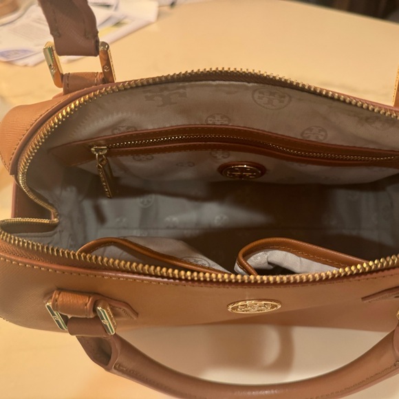 Hello, Fall! Tory Burch Speedy Bag. - Picture 3 of 5